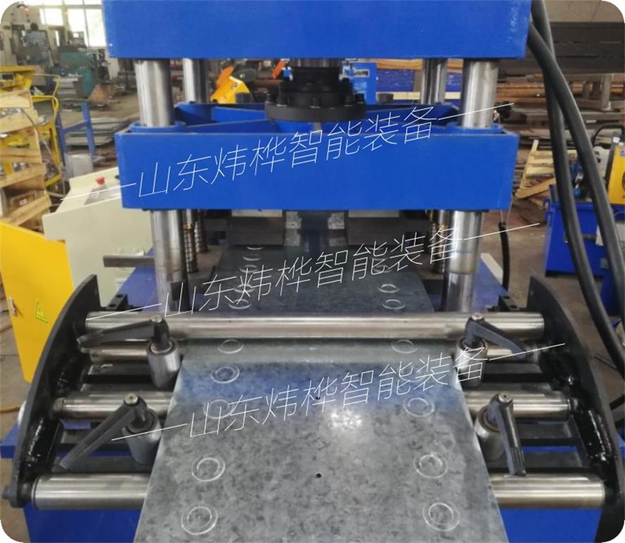 冷彎?rùn)C(jī)廠家博得消費(fèi)者的酷愛