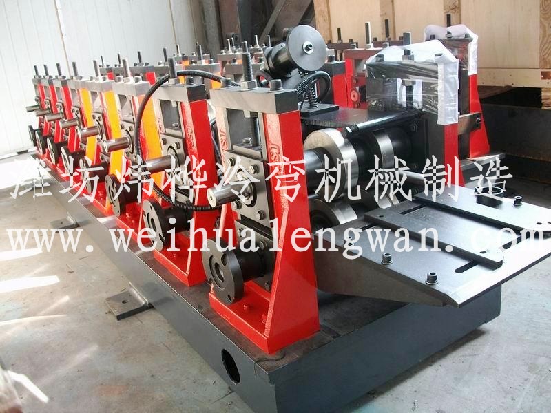 太陽能光伏支架成型機械產(chǎn)品特點