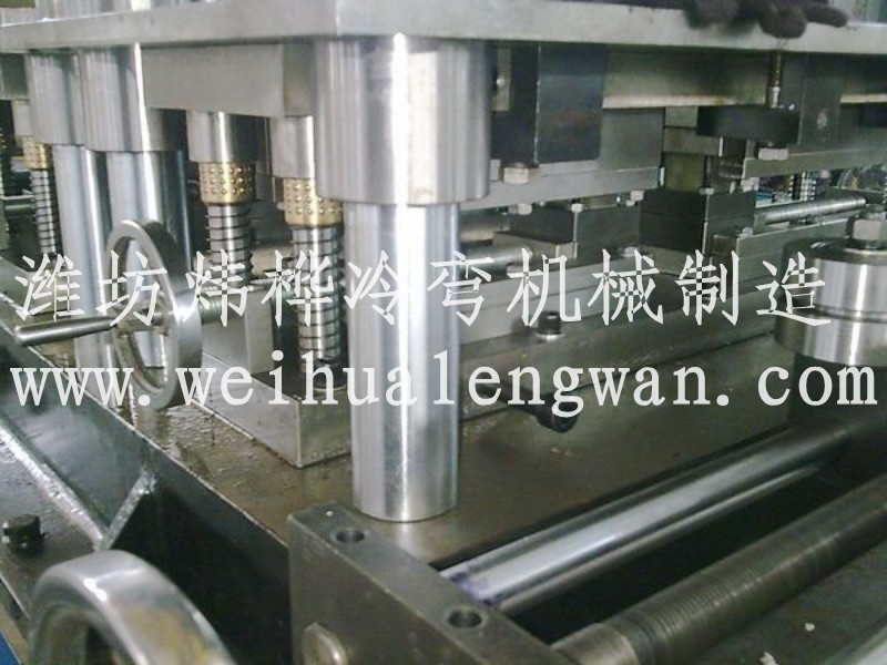 電纜橋架冷彎成型機