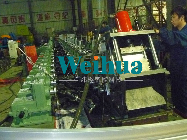 汽車(chē)防撞梁成型設(shè)備-汽車(chē)防撞梁流水線(xiàn)