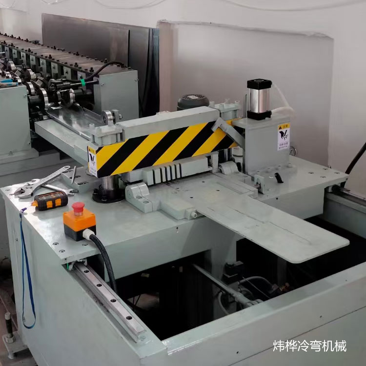 冷彎成型機工作原理及折彎機制作方法