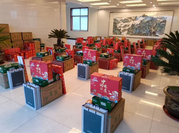 濰坊煒樺冷彎機械制造有限公司祝大家新春快樂，龍年大吉